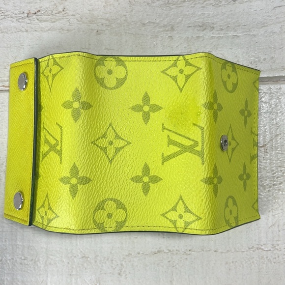 Louis Vuitton Taigalama Discovery Compact Wallet Jaune - Picture 12 of 16